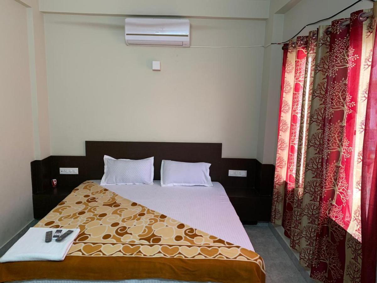 Strategic Inn Puri Exterior photo